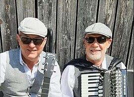 Banner Kulturbühne Flintsbach: KultBriada "KultBriada spielen Kultlieder"