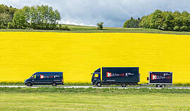 Banner Kulturbühne Flintsbach: Das KULTURmobil des Bezirks Niederbayern kommt mit zwei Aufführungen!