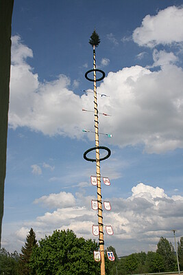 Banner Dorffest mit Maibaumversteigerung - Verlosung